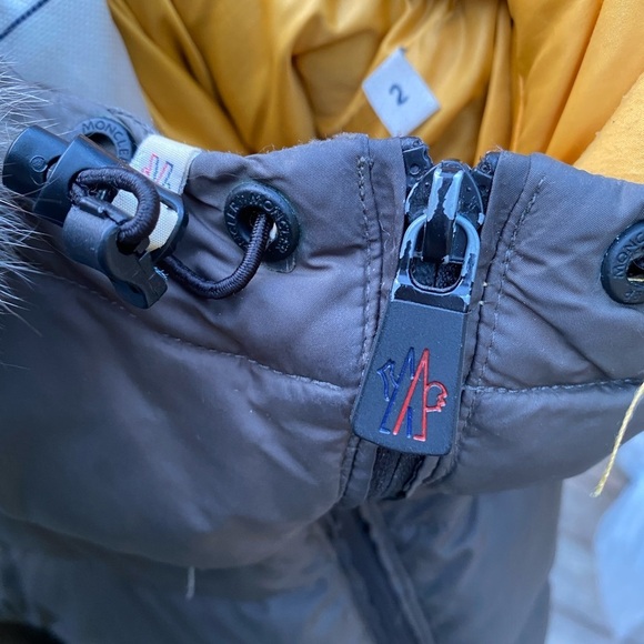 Moncler Grenoble Remarde Down Coat Jacket Size 2 Green Olive - Picture 11 of 16